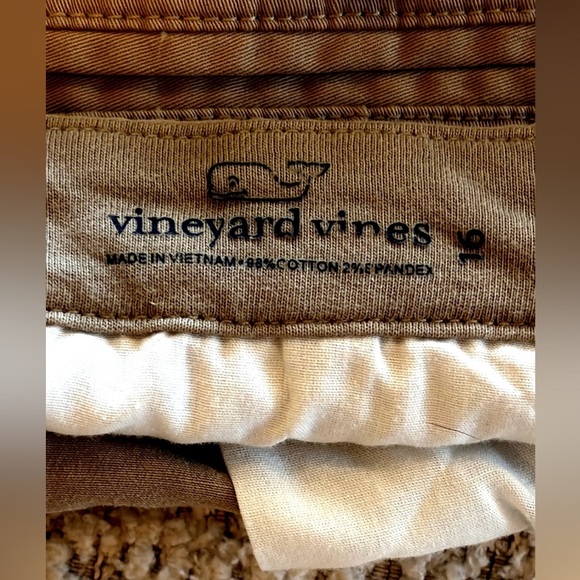 Vineyard Vines Tan Relaxed Fit Shorts - Picture 4 of 4